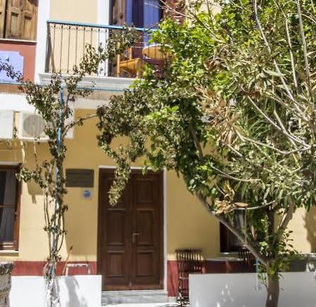 Symi Center Hotel Экстерьер фото