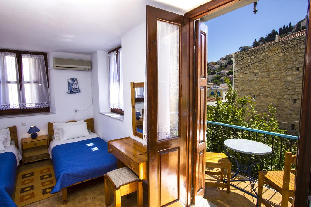 Symi Center Hotel Экстерьер фото