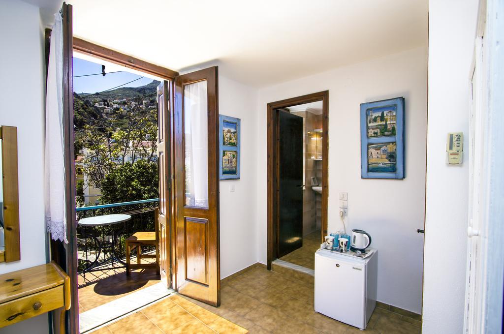 Symi Center Hotel Экстерьер фото