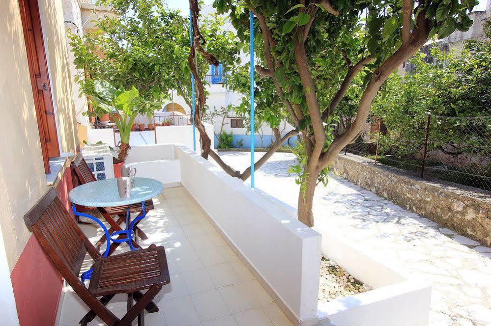 Symi Center Hotel Экстерьер фото