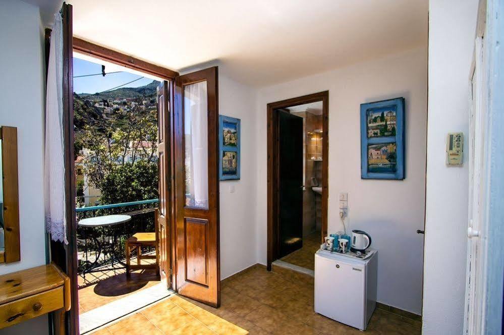 Symi Center Hotel Экстерьер фото